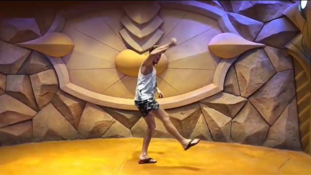 Отдых на острове Хайнань в городе Санья! Chill on the Hainan! смотреть онлайн