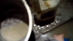 Установка обратного клапана в канализационном колодце