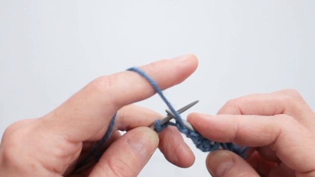 Итальянский способ набора петель - Без вспомогательной нити - Учусь вязать спицами смотреть онлайн