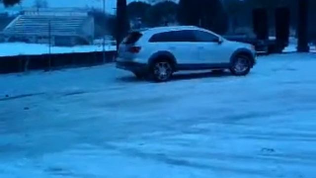 AUDI Q7 SNOW DRIFT 2012 смотреть онлайн