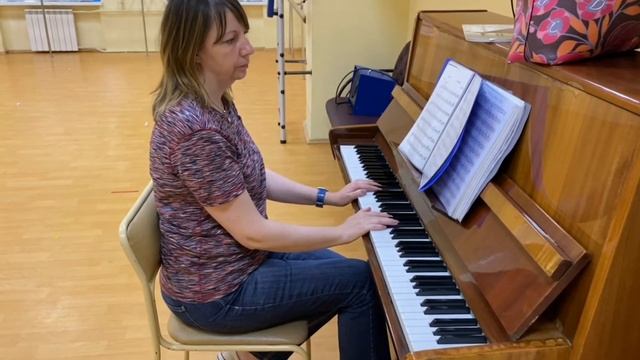 Мастер-класс"Основные движения для компоновки танцевальной комбинации" смотреть онлайн