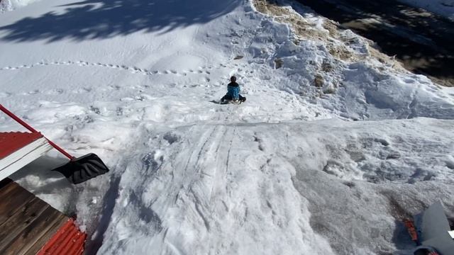 Extreme Rooftop GT SnoRacing 2023, Wells BC!! How To Ride a Sled Off Your Roof & Survive!! смотреть онлайн