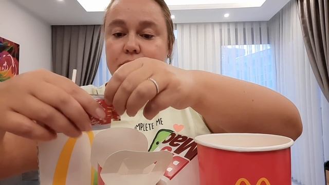 МУКБАНГ?McDonald's?двойной БИГ МАК?Картофель ФРИ?Большая КОЛА? смотреть онлайн