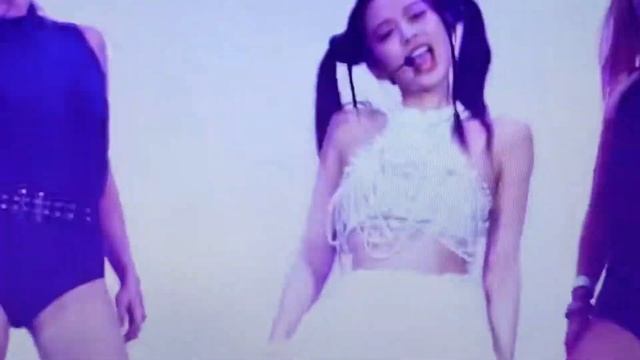 Blackpink bornpink tour jennie performing you and me performance live смотреть онлайн