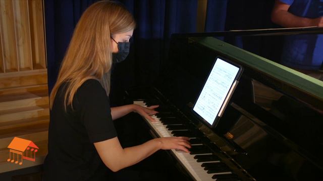 Trio in Eb Major, K. 498, “Kegelstatt” by W.A. Mozart, III. Rondo: Allegretto смотреть онлайн