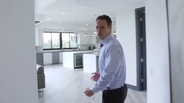 7673 E Corto Road, Anaheim Hills Walkthrough смотреть онлайн