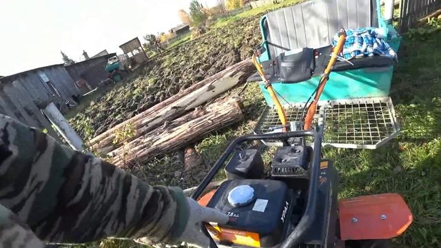 Пашем огород на заросшем участке/ Жизнь в деревне смотреть онлайн