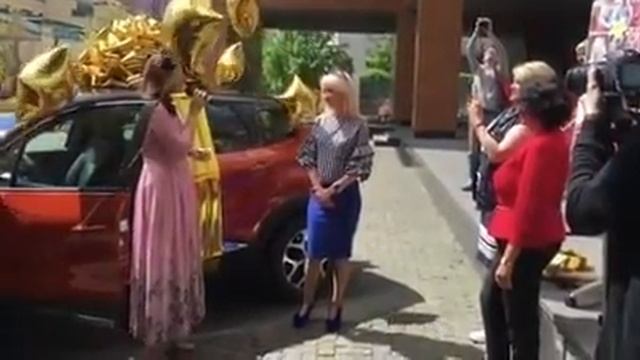 Avon умеет дарить подарки!Не в лизинг!Не в кредит!!! смотреть онлайн