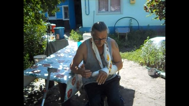 КАКОЙ КОШМАР ! Неприятная новость. Рубил дрова, а отрубил палец смотреть онлайн