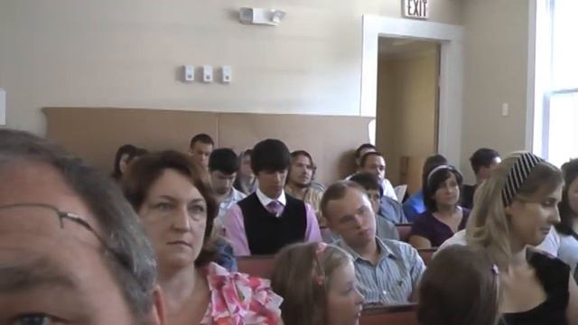 На зеленом лугу