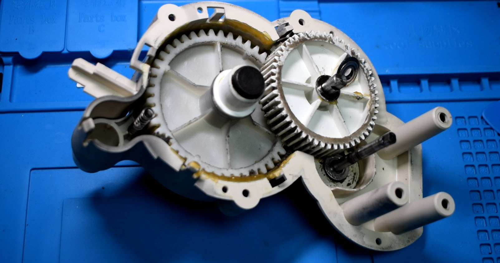 Ремонт мясорубки Tefal Le Hachoir 1500 смотреть онлайн