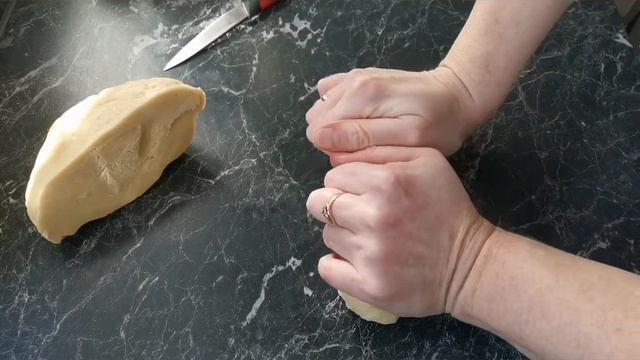 Пироги с хурмой и ореховым кремом