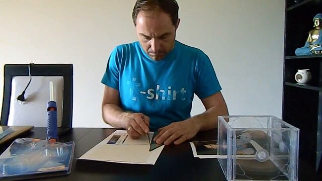 Как сделать фото рамку из CD коробок #SashaHandMade (Мoldura para fotos usando caixas CD) смотреть онлайн