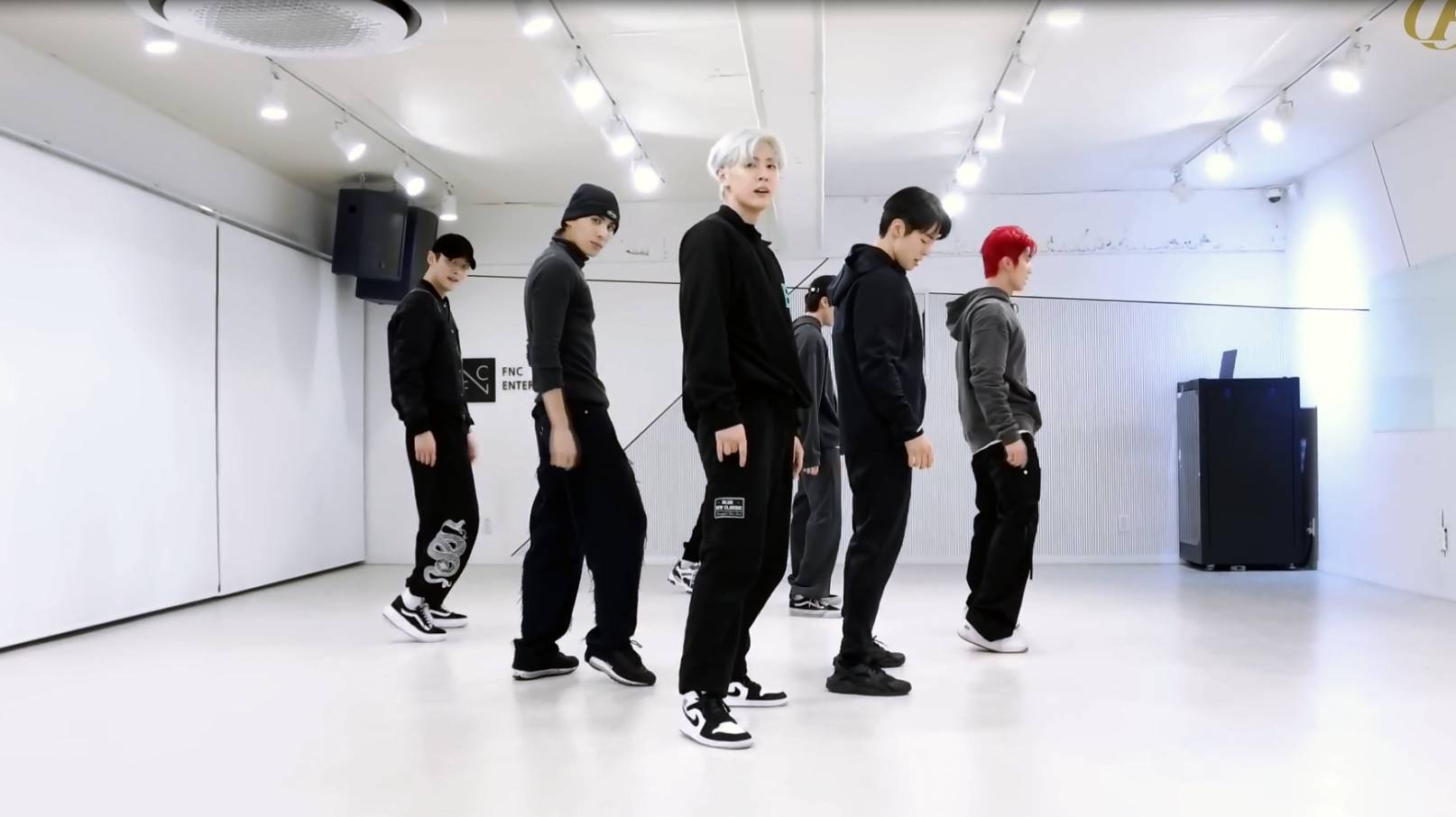 SF9 - Puzzle (хореография) смотреть онлайн