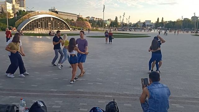 Бачата на Эспланаде смотреть онлайн