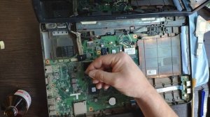 Апгрейд ноутбука Dell N5050, увеличение обьема оперативной памяти и жесткого диска. Disassembling