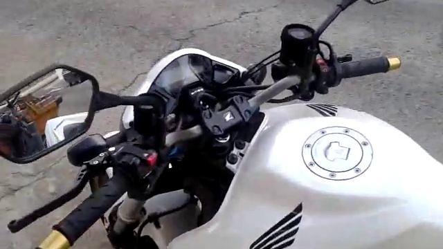 Honda CB 1000 R 2010 Blanca y dorada. смотреть онлайн