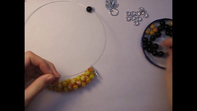 DIY Шикарное осеннее колье из бусин. Мастер класс смотреть онлайн