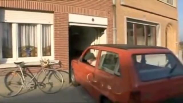 ДЕД ПАРКУЕТ ТАЧКУ КАК БОГ 87 лет 1 дюйм это 2,5 см смотреть онлайн