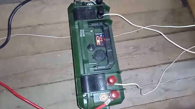 Работа аккумулятора во время ОТКЛЮЧЕННОЙ энергии из госсетей! /Battery operation in the solar syste смотреть онлайн