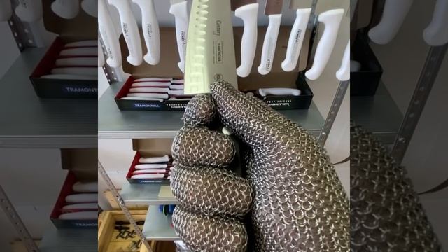 Нож Сантоку TRAMONTINA CENTURY 24020 изготовленный в безупречном японском дизайне