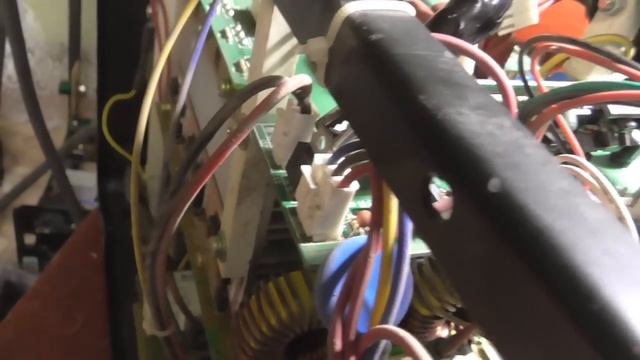 Калибр СВИ-200АПФ. Дежурка выдаёт 48 вольт. Ремонт. смотреть онлайн