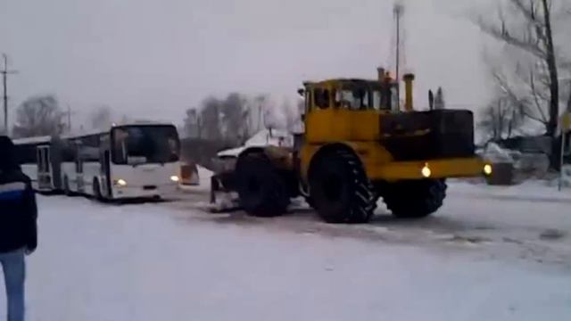 Вытащили Лиаз из сугроба. В городе 'Белово'. смотреть онлайн