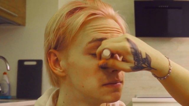 Делаю из ПАРНЯ Е-БОЯ (E-BOY) Делаю Парню макияж ? смотреть онлайн