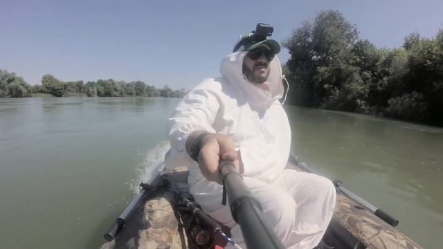 Лодка Инзер НДНД 290 на реке против течения смотреть онлайн