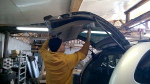 Снятие обшивки двери багажника Крайслер Вояджер,Таун Кантри,Додж Караван.