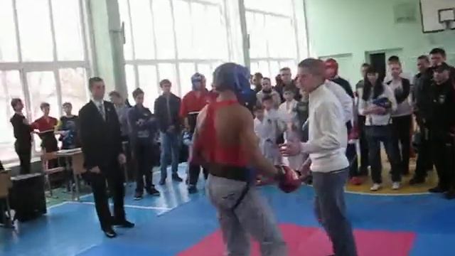 Брыков Тимур (Днепропетровск )кикбоксинг.avi