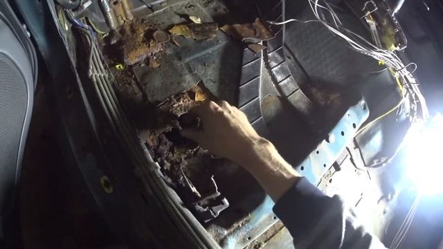 ЗАМЕНА КОВРОЛИНА на SUBARU LEGACY BH,сварочные работы ,завариваю дырку в ногах у водителя . смотреть онлайн