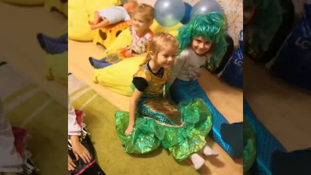 Таисия и Лера Чесноковы - Суперрдети, потому что так весело смеются, и всегда улыбка до ушей! смотреть онлайн