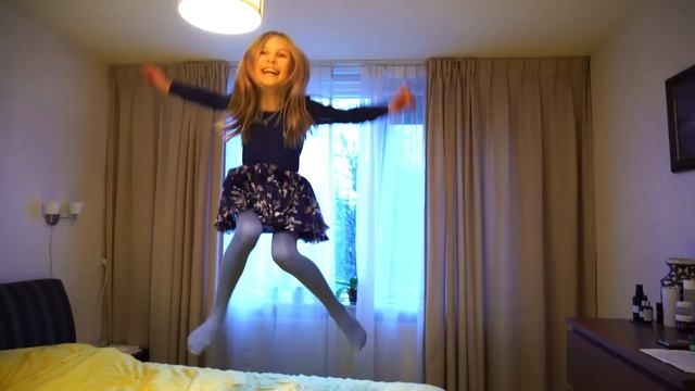 Амелия и история с магическим зеркалом смотреть онлайн