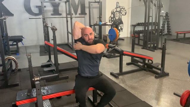 Трицепс из-за головы