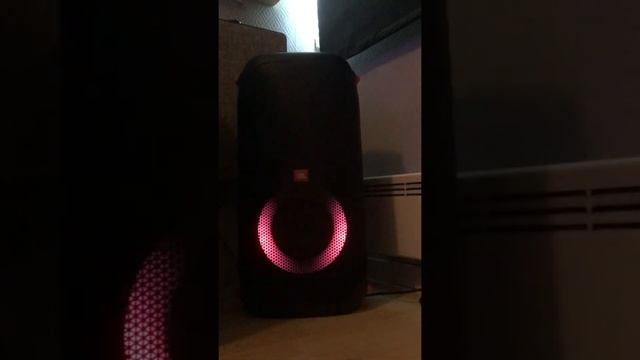 JBL partybox 110 bass test. My room is literly shaking ???? смотреть онлайн