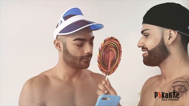 Photoshoot de Ropa Interior Masculina Pikante смотреть онлайн