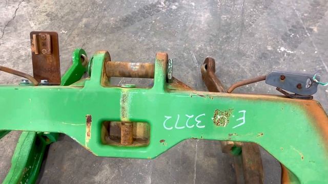 AR216079 John Deere Cat 4 Quick Hitch смотреть онлайн