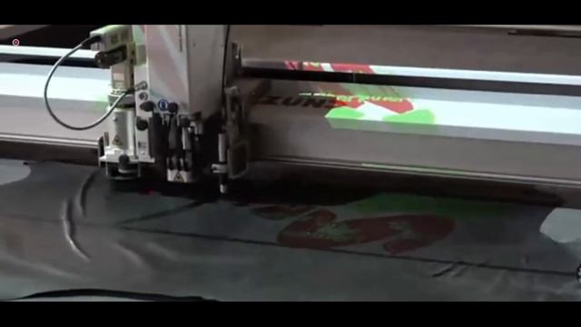 Раскрой натуральной кожи на плоттере смотреть онлайн