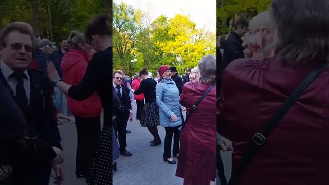 Рыжая, рыжая.....09.05.23 Гомель парк Луначарского ?? смотреть онлайн
