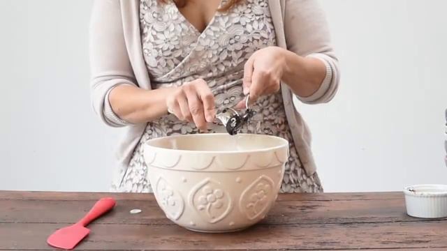 Traditional Christmas Pudding | Supergolden Bakes смотреть онлайн