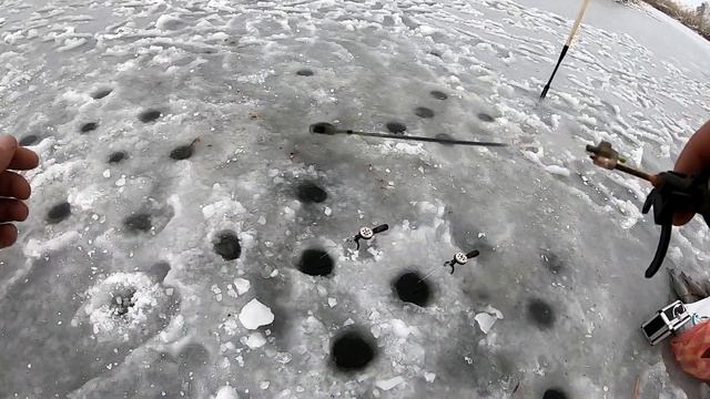 ЗИМНЯЯ РЫБАЛКА ЛОВЛЯ КРУПНОГО КАРАСЯ