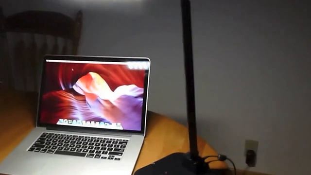 Display Comparison 2012 Macbook Pro 15'' with Retina Display vs Macbook Pro 13'' Display смотреть онлайн