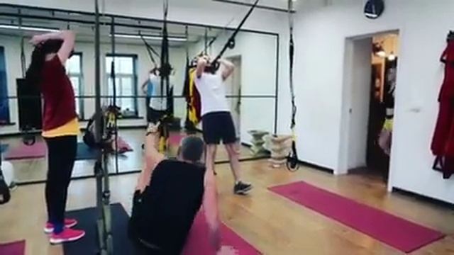 Спортивная секция, Клуб - упражнения для спины смотреть онлайн