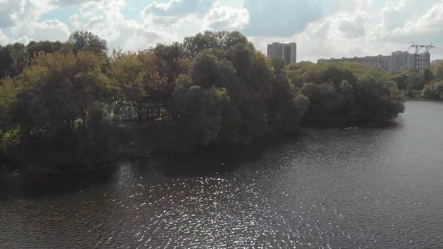 Москва-река, парк 850-летия . Mavic Air. Dolly Zoom смотреть онлайн