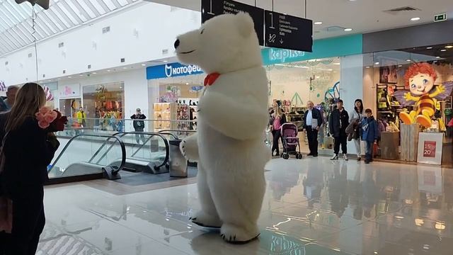 Умка поздравляет Арину с Днём рождения! Москва ТРЦ "РИО" смотреть онлайн