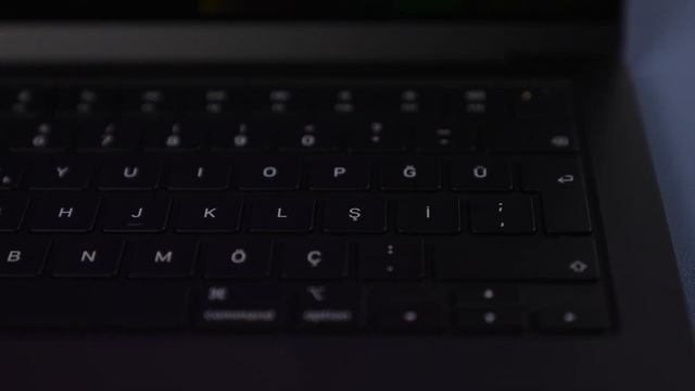 M3 Max MacBook Pro 14" İlk Bakış смотреть онлайн