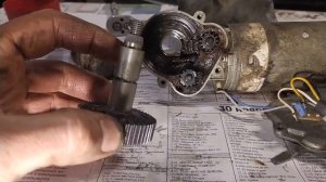 Причина медленных дворников на Приоре. Восстанавливаем редуктор стеклоочистителя 2170 Часть 1.