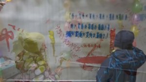 Бомбочки с краской и Гигантская Картина шпателем валиком и трафаретом Бросаем и