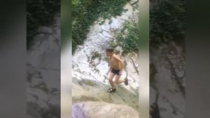 А мы с друзьями едем в горы....